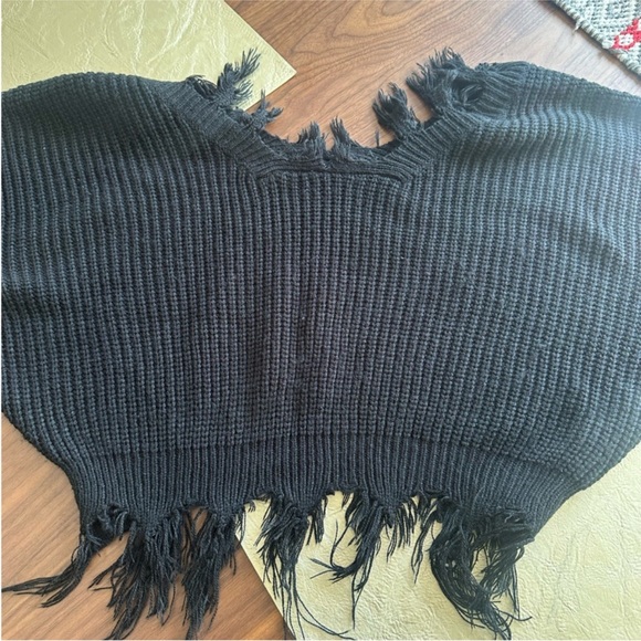 Off the shoulder black knitted sweater - Picture 2 of 8